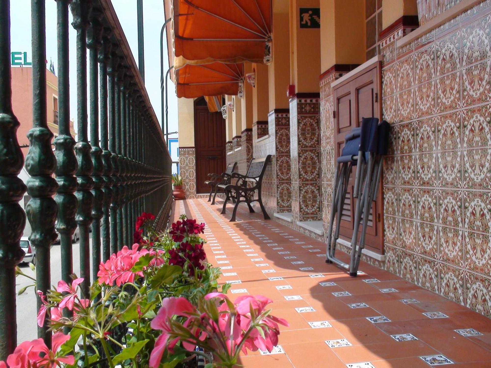 Hostal Tarik Hotel Tarifa Exterior foto